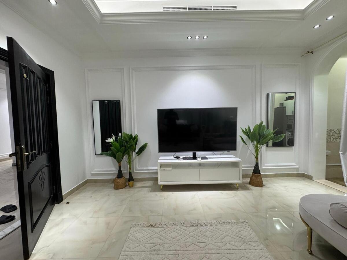 Apartment Luxurious And Elegant House Abu Dhabi