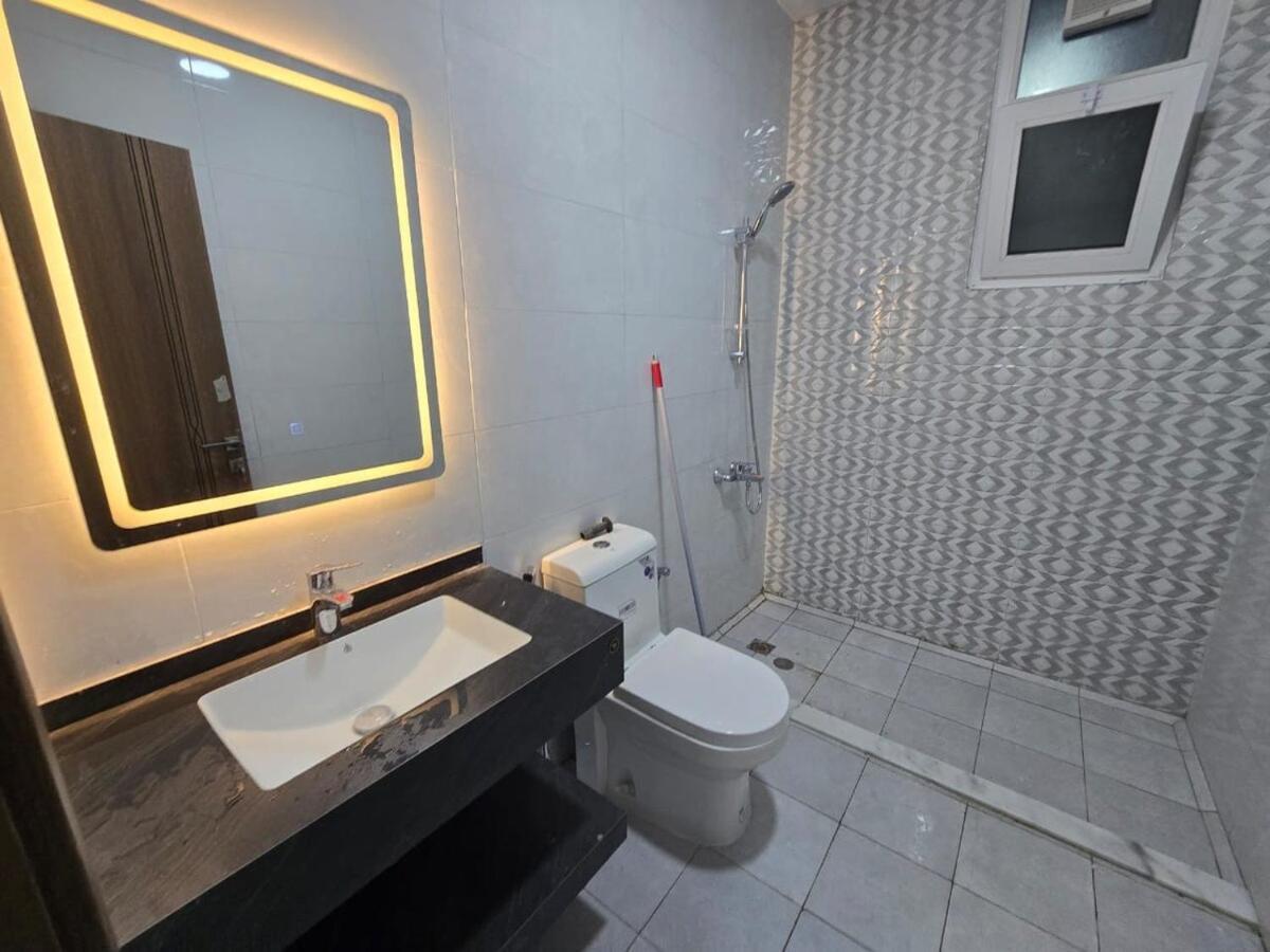 Luxurious And Elegant House Apartment *