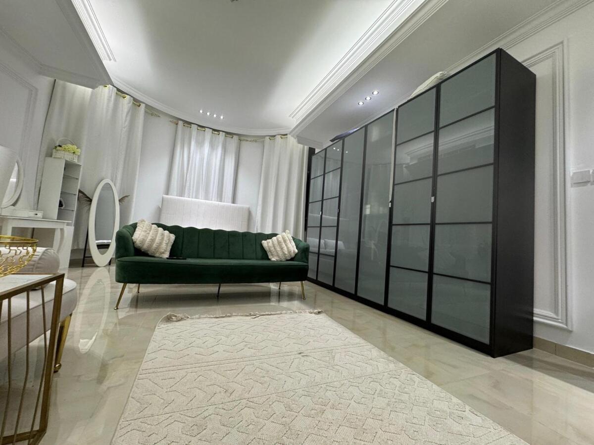 Luxurious And Elegant House Apartment Abu Dhabi